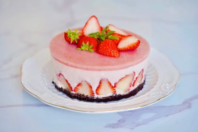 甜品小课堂|草莓慕斯蛋糕