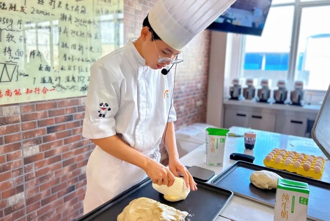 技能赛场展风采，烹饪匠心铸辉煌，赣州新东方烹饪学校教师职称评定(技能版)比赛圆满落幕